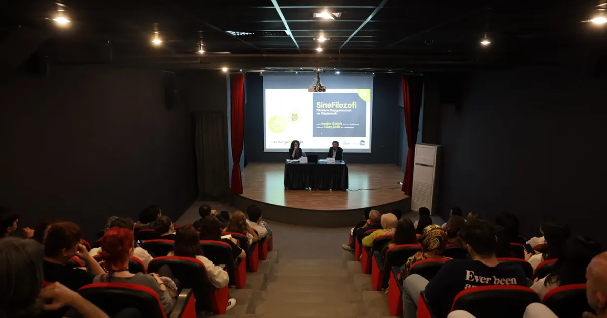 Sinemaseverler “SineFilozofi” söyleşisinde buluştu