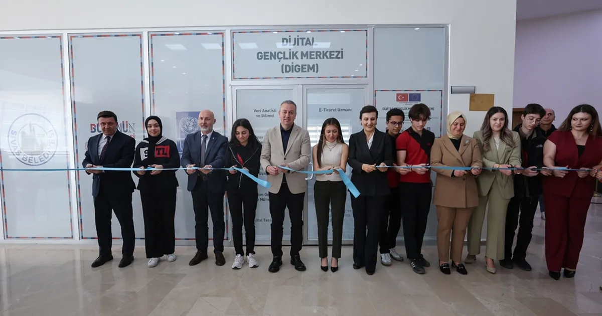 Sivas’ta Dijital Gençlik Merkezi açıldı