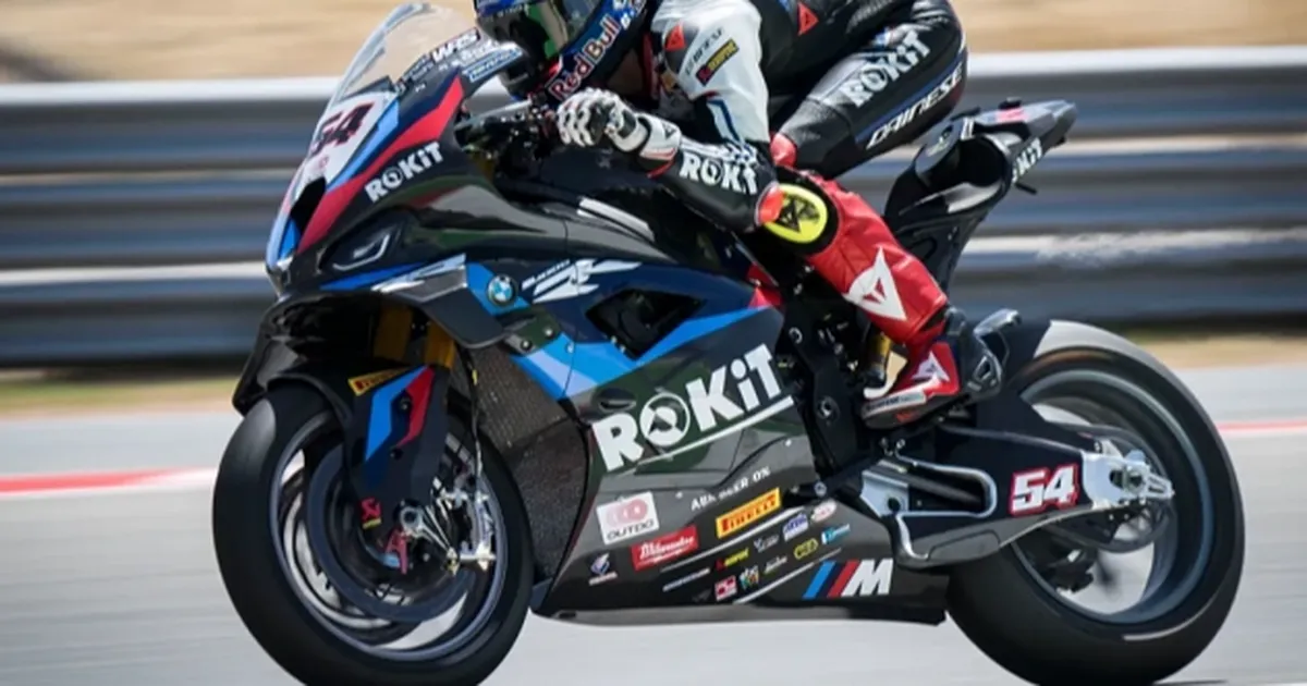 Üç kez Dünya Superbike Şampiyonu Red Bull sporcusu Toprak Razgatlıoğlu,