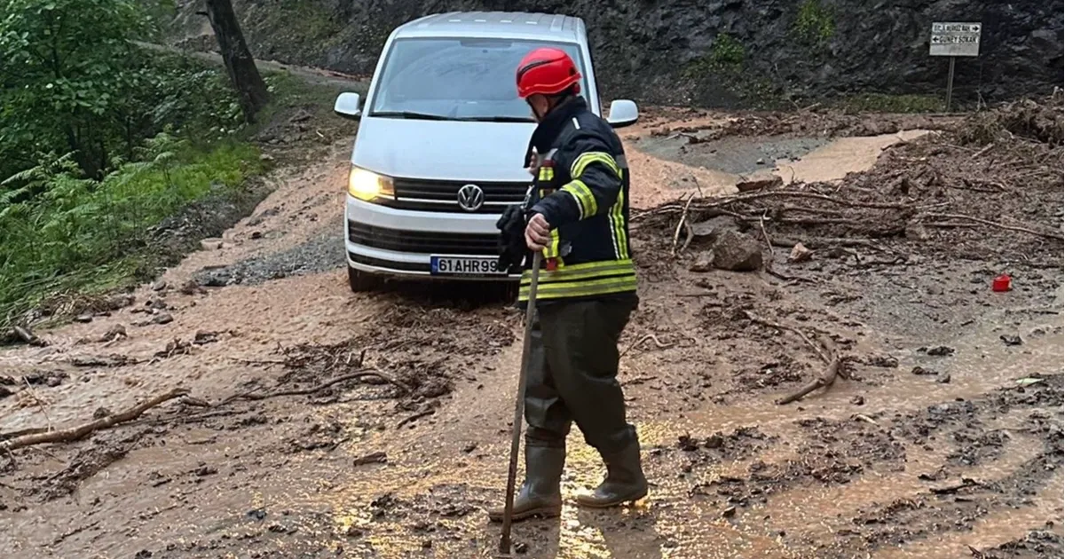 Trabzon Araklı’da sel mağdurlarına itfaiye yardımı