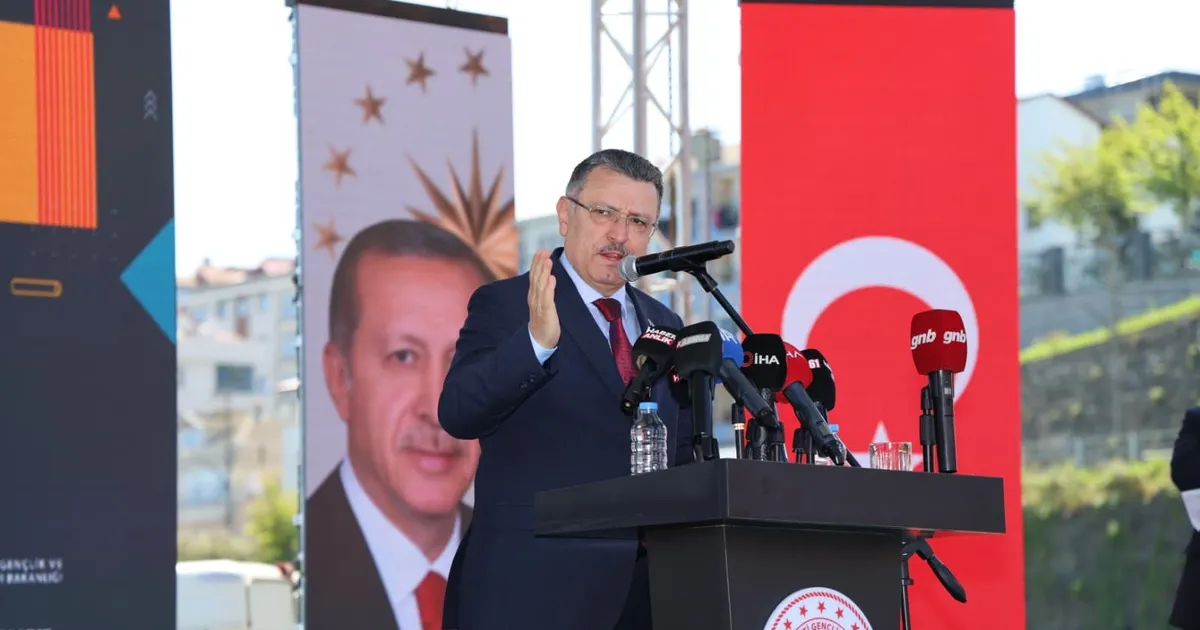 Trabzon’da Akçaabat Yarı Olimpik Yüzme Havuzu açıldı