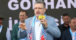 Trabzon Büyükşehir Belediye Başkanı Ahmet Metin Genç, Akçaabat ilçesinde geleneksel