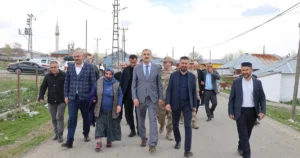 Ağrı Valisi Önder Bozkurt, Tezeren köyünde çok sayıda köy muhtarı