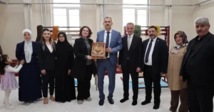Ağrı Valisi Önder Bozkurt, eşi Betül Bozkurt ile birlikte Hamur