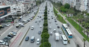Antalya Büyükşehir Belediyesi, kent ulaşımını daha güvenli ve akıcı hale