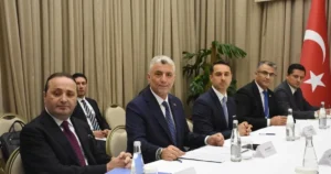 Ticaret Bakanı Ömer Bolat, Taşkent’te düzenlenen Türkiye-Özbekistan İş Forumu’nda iki