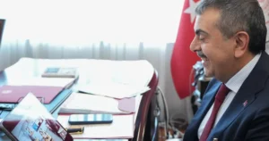 Milli Eğitim Bakanı Yusuf Tekin, kendilerine mektup yazan Rize Güneysu