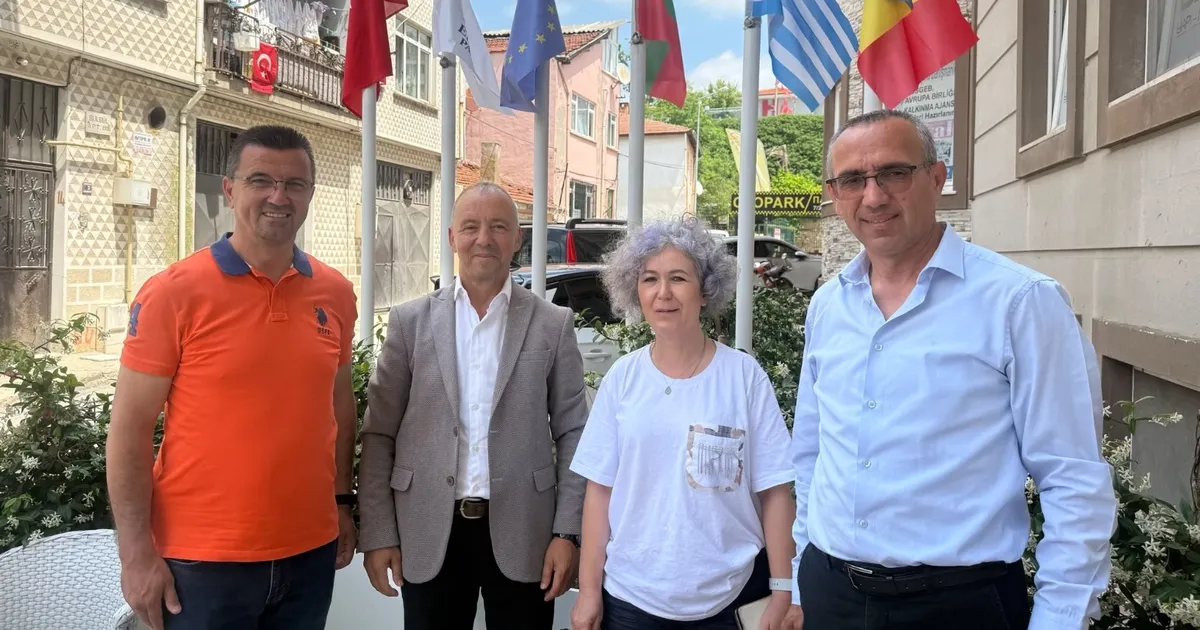 Balkan Rumeli Türkleri Konfederasyonu Genel Başkanı Sabri Mutlu ile beraberindeki