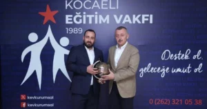 Kocaeli Büyükşehir Belediye Başkanı Tahir Büyükakın, Kocaeli Eğitim Vakfı’nı ziyaret