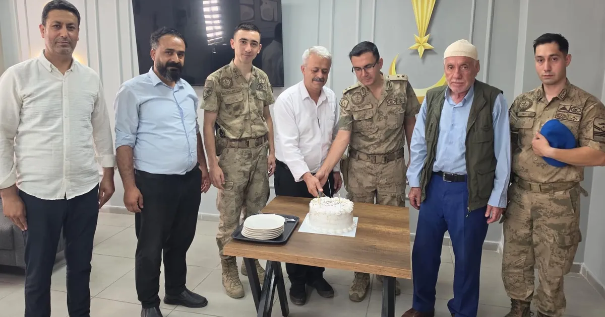 Batman Sason’da şehit ailelerinden Jandarma’ya anlamlı ziyaret