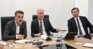 Bursa Büyükşehir Belediyesi Başkan Vekili Şahin Biba, Büyükşehir Belediyesi yöneticileriyle