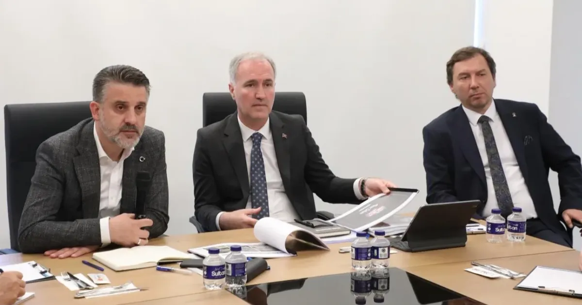 Bursa Büyükşehir Belediyesi Başkan Vekili Şahin Biba, Büyükşehir Belediyesi yöneticileriyle