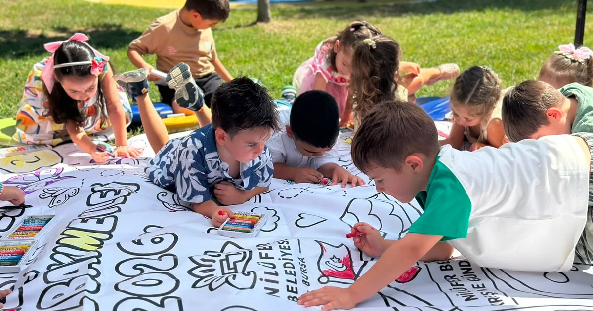 Bursa Nilüferli minikler karne heyecanı yaşadı