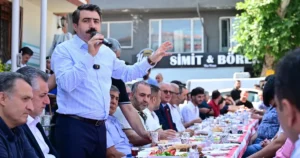 Bursa'da Yıldırım Belediye Başkanı Oktay Yılmaz, Anadolu Mahallesi esnafıyla bir