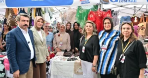 Bursa'da Yıldırım Belediyesi tarafından geleneksel hale getirilen El Emekleri Festivali,