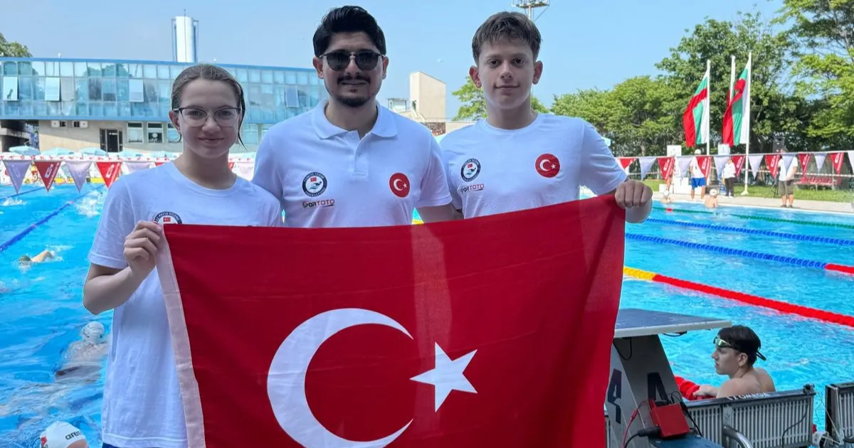 Bursa Yıldırımlı genç yüzücüler Türkiye’nin gururu oldu
