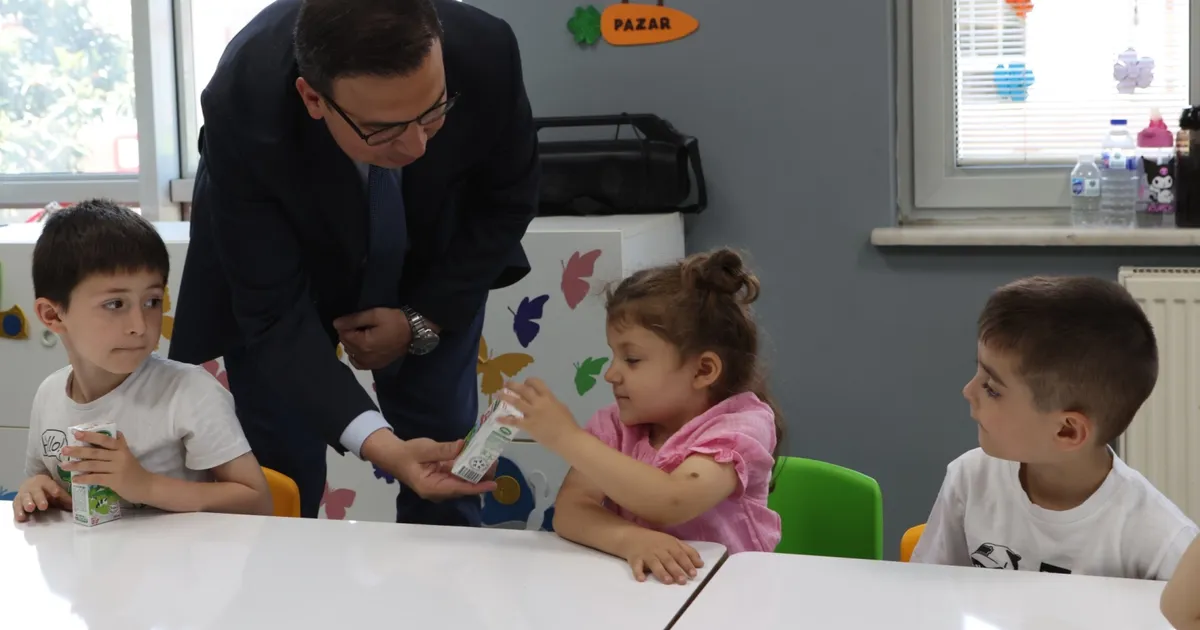 Bursa’da Nilüfer Belediyesi çocukların süt tüketimini destekliyor