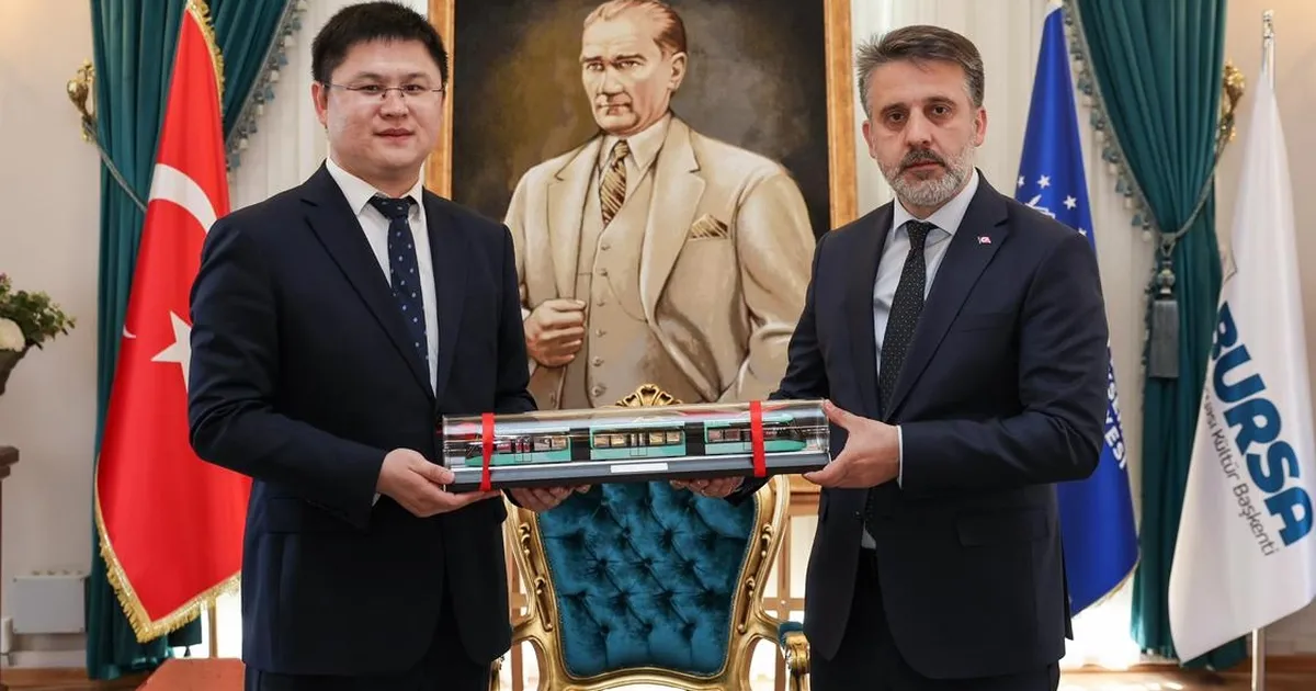 Bursa’nın geleceğine Büyükşehir Belediyesi’nden dev yatırım… BursaRay filosuna 40 yeni araç dahil olacak