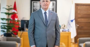 İzmir Büyükşehir Belediye Başkanı Cemil Tugay, CHP'de son dönemde yaşanan