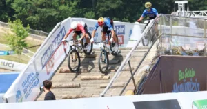 Sakarya Büyükşehir Belediyesi’nin ev sahipliğinde Ayçiçeği Bisiklet Vadisi’nde düzenlenen MTB