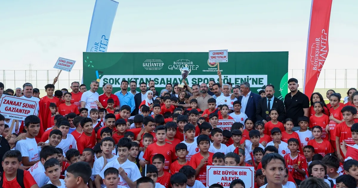 Gaziantep’te sokaktan sahaya spor şöleni