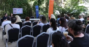 İzmir Şato’da düzenlenen “Şehrin Panoları” etkinliğinde, seramik panoların kent belleğindeki