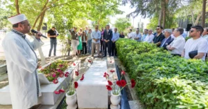 İzmir Büyükşehir Belediye Başkanı Dr. Cemil Tugay, İzmir'in efsane başkanlarından