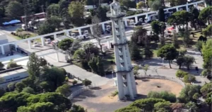 2020 İzmir depreminin ardından kullanıma kapatılan Kültürpark Paraşüt Kulesi için