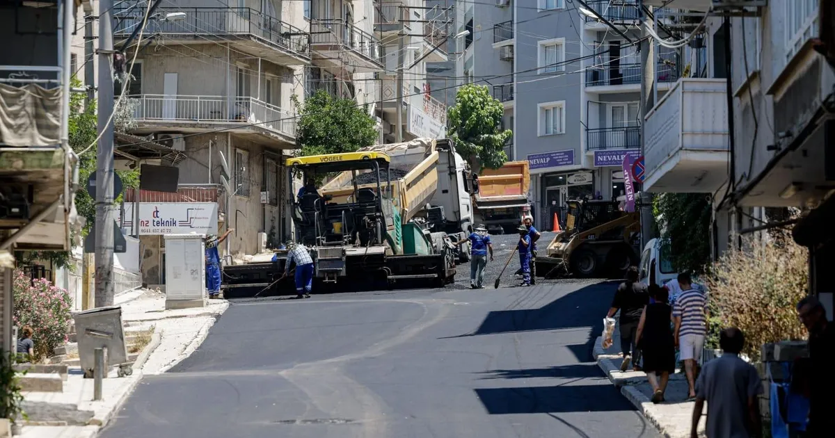 İzmir’in yollarında yoğun çalışma