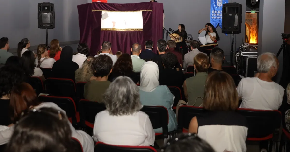 Karagöz sanatı Bursalı gençlerin yorumuyla geleceğe taşındı