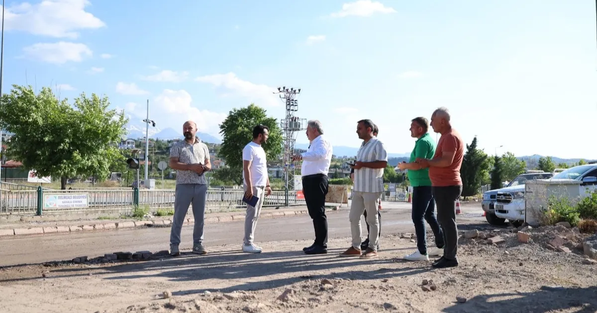 Kayseri Melikgazi’den 4 mahalleye asfalt atağı