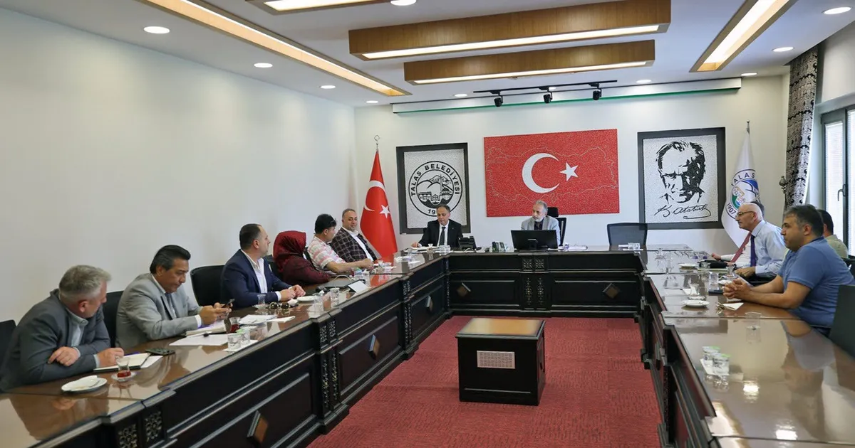 Kayseri Talas’ta muhtarlarla hizmet zirvesi