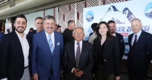 Kayseri Büyükşehir Belediye Başkanı Dr. Memduh Büyükkılıç, 8. Kayserililer Zirvesi'ne