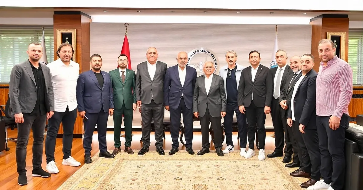 Kayserispor’un yeni yönetiminden Büyükkılıç’a ziyaret