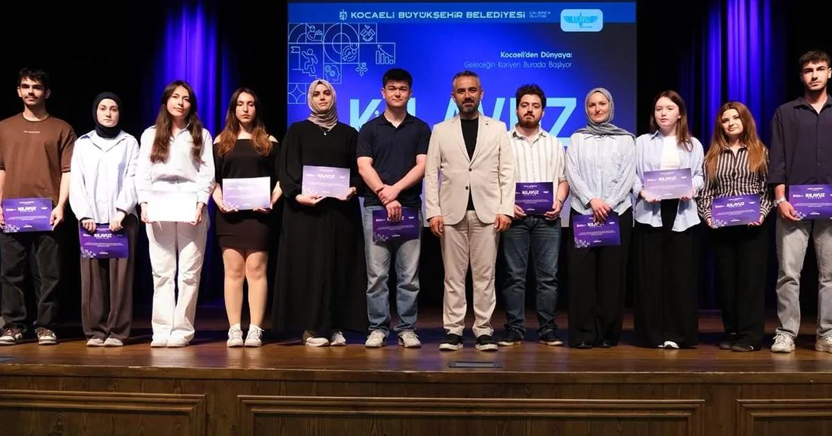 Kocaeli Büyükşehir Belediyesi’nin gençlere ulusal ve uluslararası şirketlerde online staj