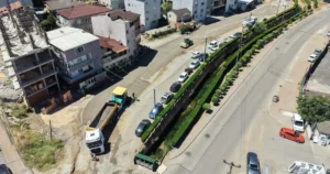 Kocaeli Gebze Belediyesi, ilçe genelinde sürdürdüğü yol yapım ve üstyapı
