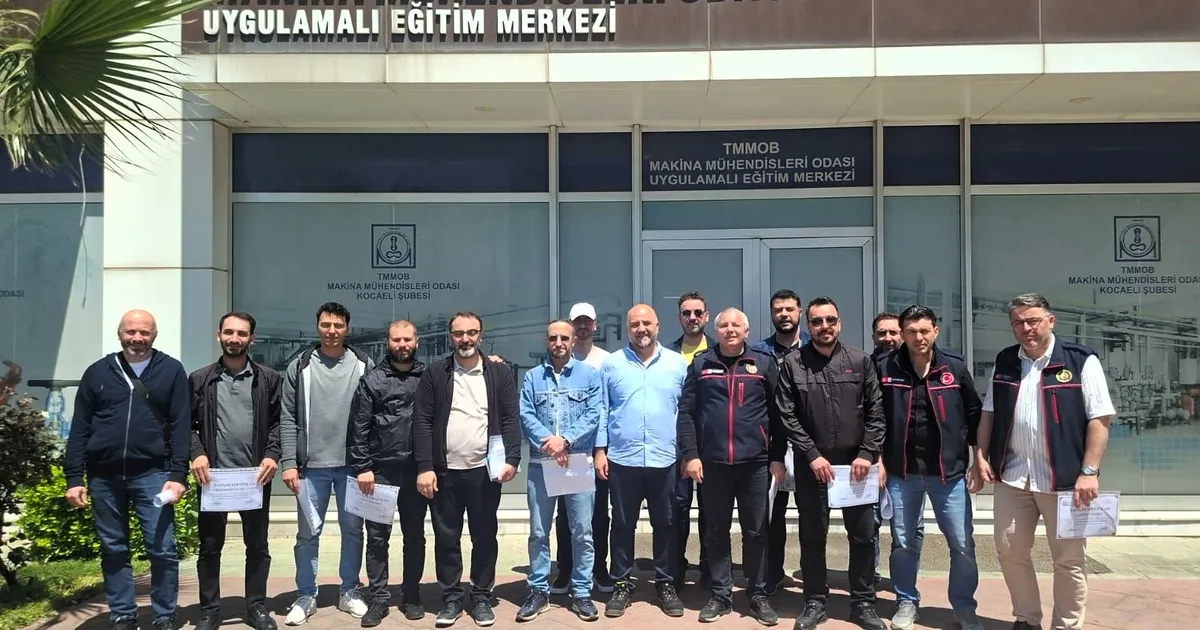 Kocaeli Büyükşehir Belediyesi İtfaiye Dairesi Başkanlığı personeli, olası patlayıcı ortam