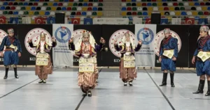 Kocaeli Büyükşehir Belediyesi’nin ev sahipliğini üstlendiği “Engelsiz Adımlar Türkiye Halk