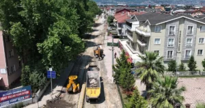 Kocaeli Büyükşehir Belediyesi, Gölcük ilçesinde yürüttüğü kapsamlı yenileme çalışmalarında önemli