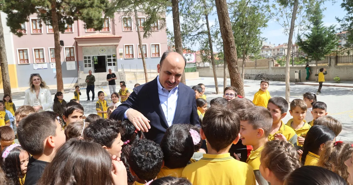 Konya’da Başkan Altay karne sevincine ortak oldu