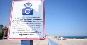 Mersin Büyükşehir Belediyesi, sahil bandında yayaların ve bisiklet kullanıcılarının güvenliğini