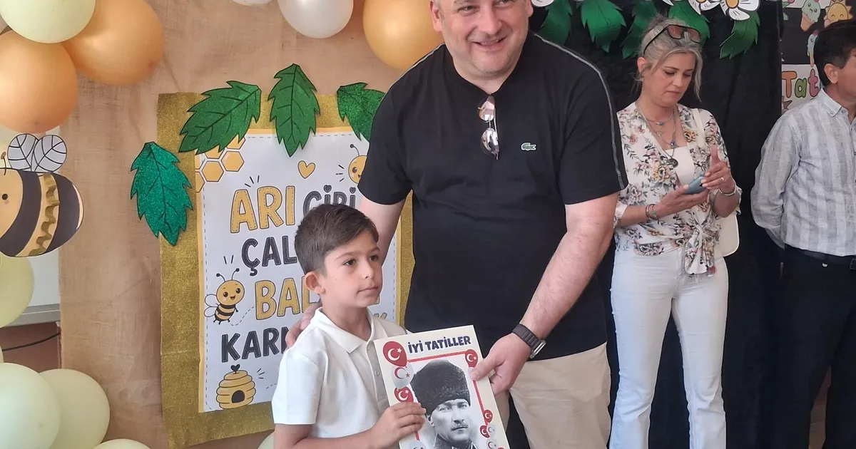 Öğrenciler karnelerine kavuştular