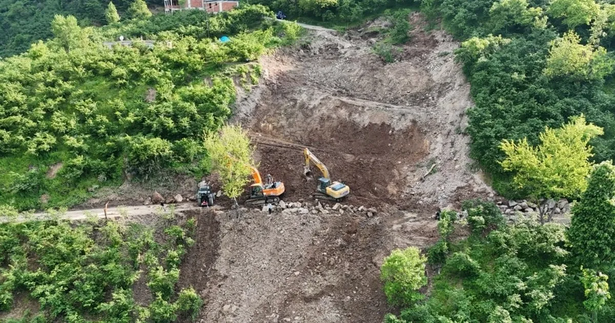 Ordu’da heyelan temizlendi, yol yeniden açıldı