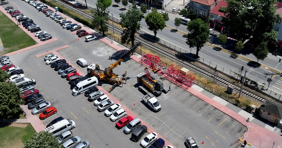 Sakarya’da tarihi gün Dev vinçlerin kurulumu başladı