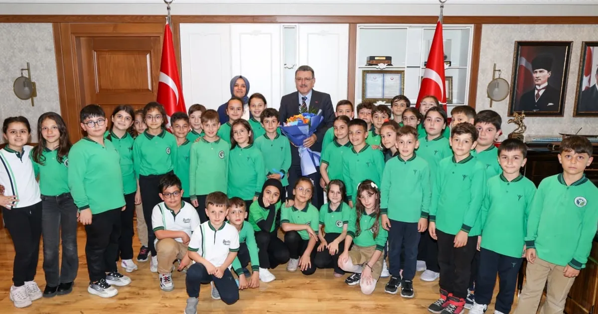 Trabzon’da Başkan Genç’ten minik misafirlerine maç sözü!