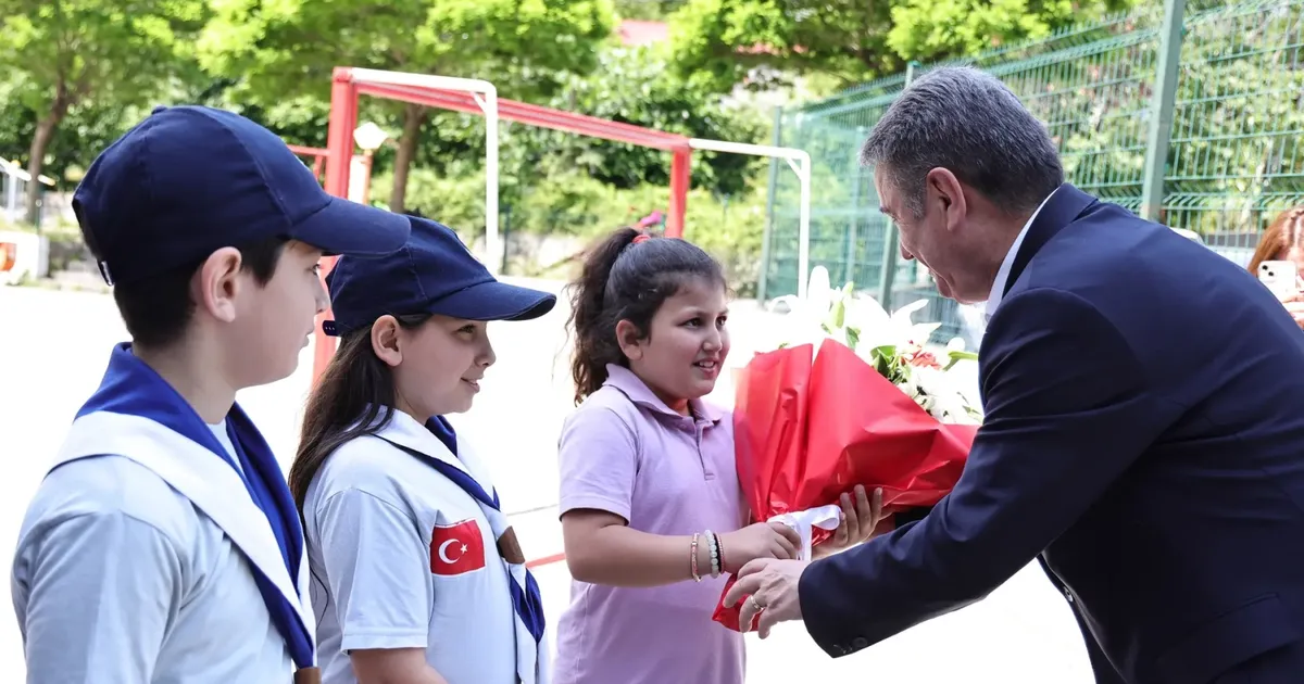Zonguldak’ta Başkan Erdem öğrencilerle buluştu