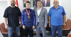 Kayseri’de düzenlenen U15 Erkekler Türkiye Boks Şampiyonası’nda 70 kilogramda Türkiye