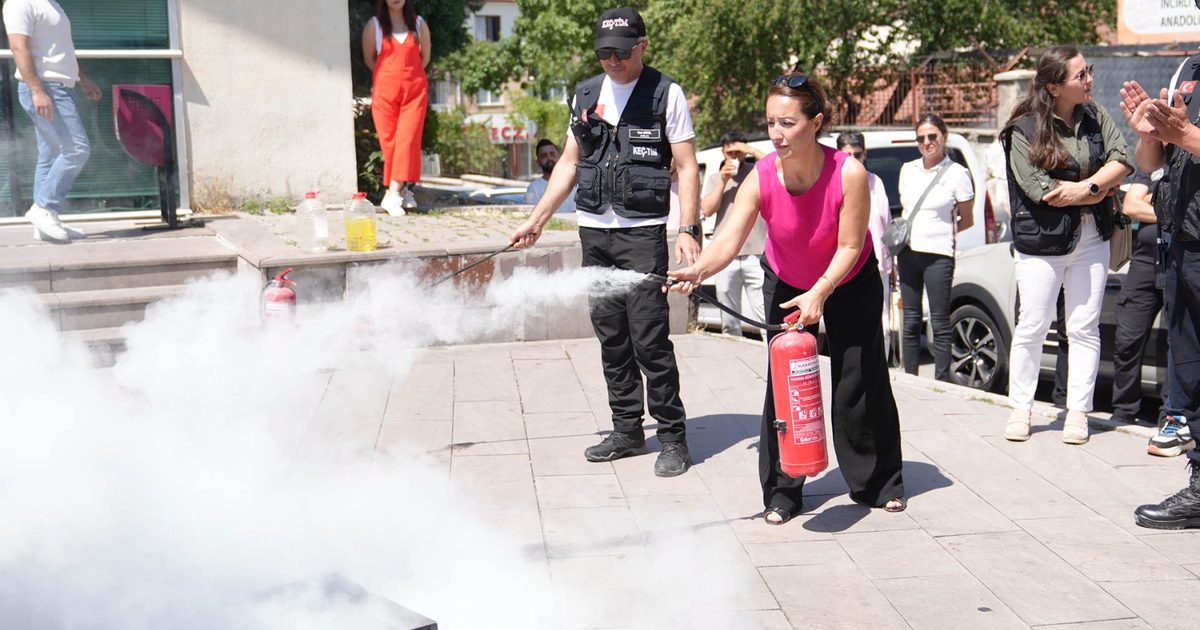Ankara Keçiören’de personele afet ve yangın eğitimi