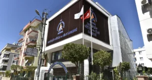 Antalya’da Muratpaşa Belediyesi’nin ücretsiz eğitim desteğinden yararlanarak Liselere Geçiş Sistemi’ne