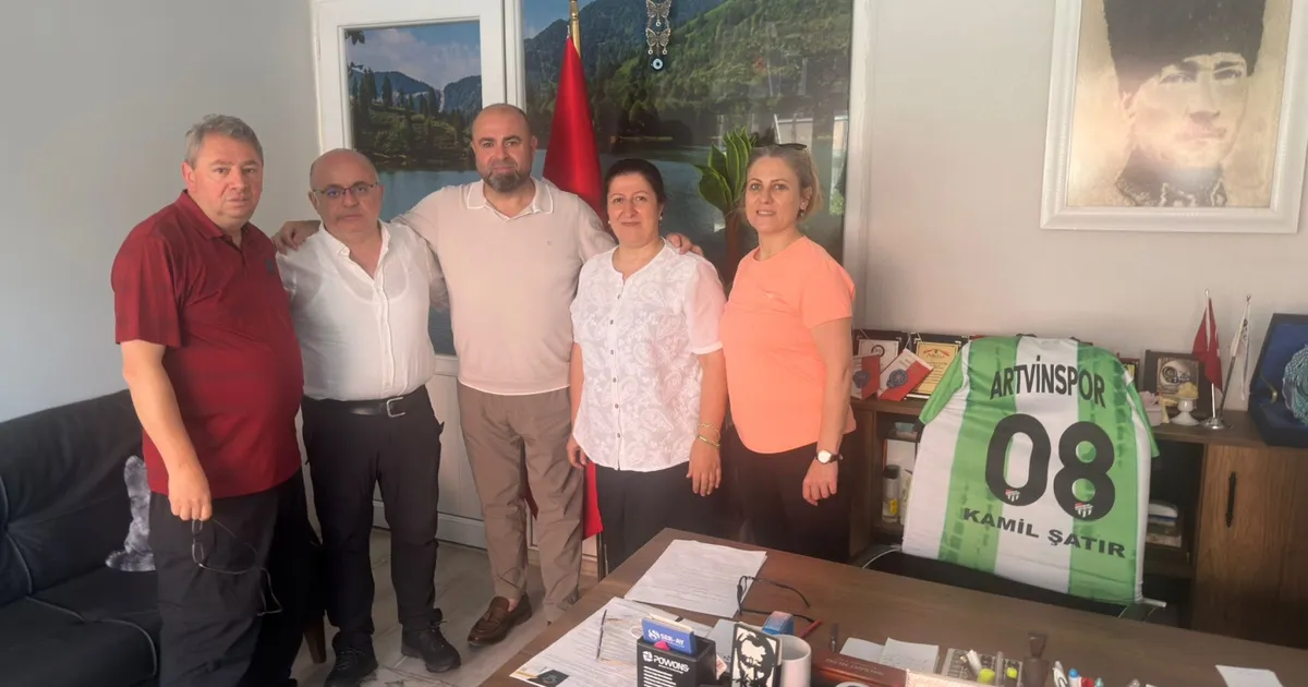 Artvinspor’dan Şatır ailesine ziyaret